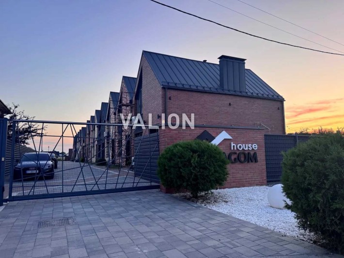 Продаж Таун хаус, без ремонту, Нові Петрівці, Межигірʼя. - фото 1