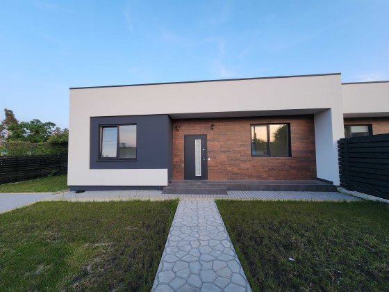 Вітаю. Від забудовника. Продам будинок_дупекс 80 м2 з ремонтом. Нові Петрівці