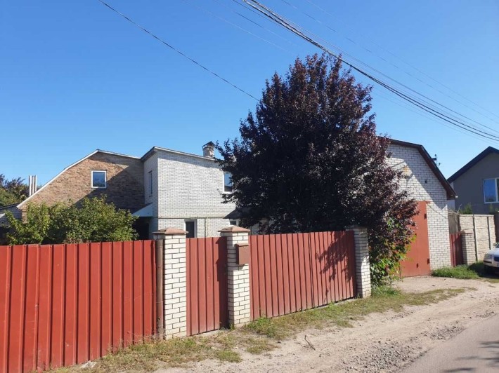 Часть двухэтажного дома с участком, Новые Петровцы - фото 1