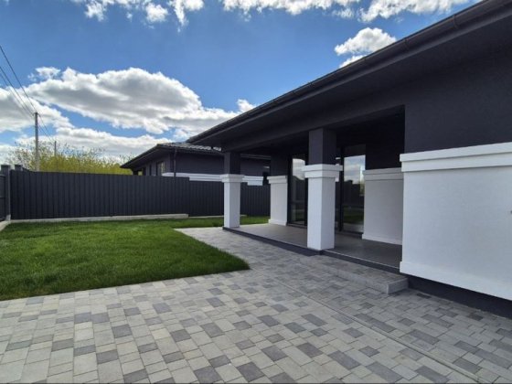 Продам газифікований будинок з ремонтом та бомбосховищем! Гореничі