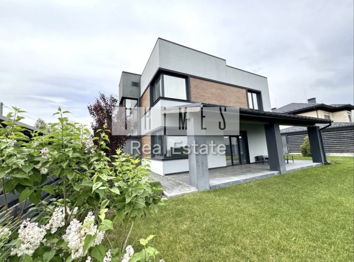 Будинок з топовою ділянкою в Лісниках - фото 1