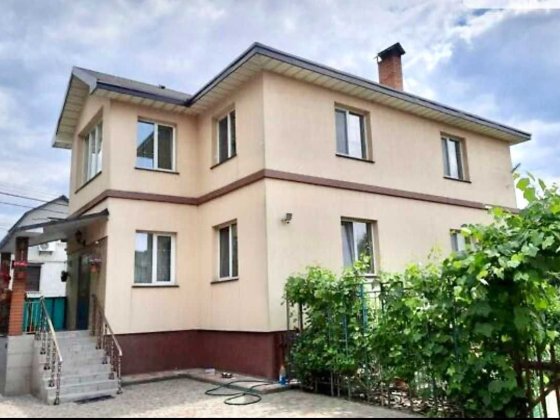 Будинок для великої родини! Вишеньки