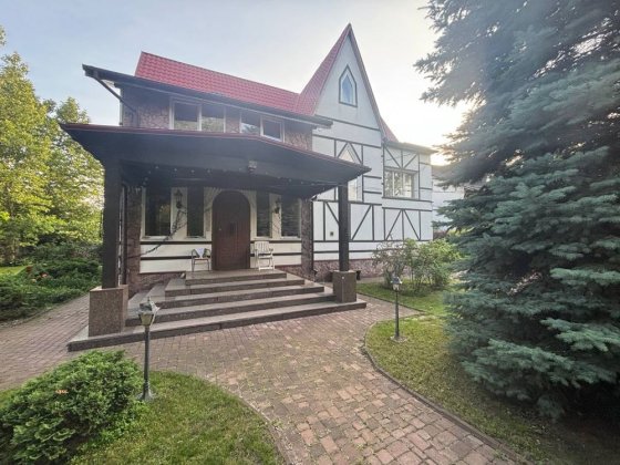 Продаж ДВОХ будинків за ціною одного на території 20 сот Гнідин Гнедин