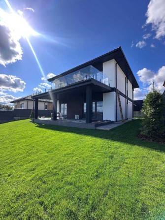 Двоповерховий енергоефективний будинок з панорамним видом — локація! - фото 1