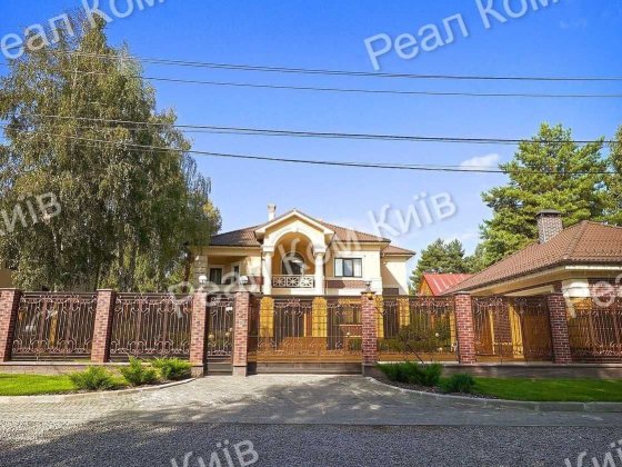 Чудовий будинок в с. Гореничі. Приватна територія! Гореничі