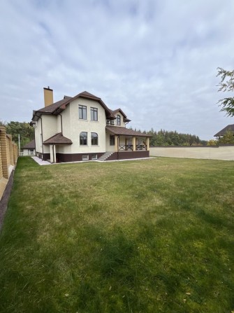 Будинок з ремонтом поруч біля лісу - фото 1