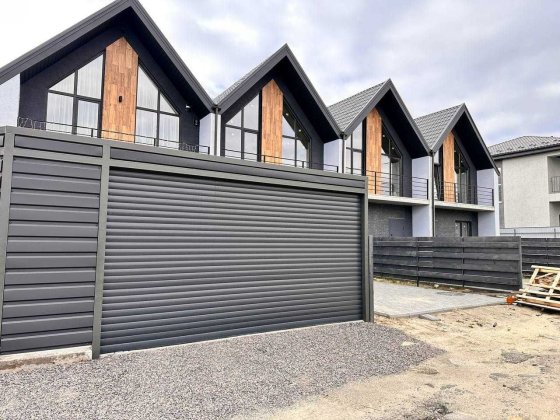 Таунхаус у Стоянці за гарною ціною: компактне житло близько біля Києва Стоянка