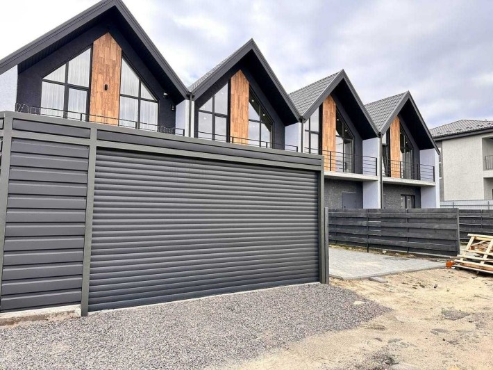 Таунхаус у Стоянці за гарною ціною: компактне житло близько біля Києва - фото 1