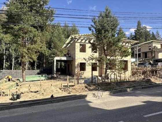 Якісний будинок 190 м² з терасами, 8 соток, газ Гореничі