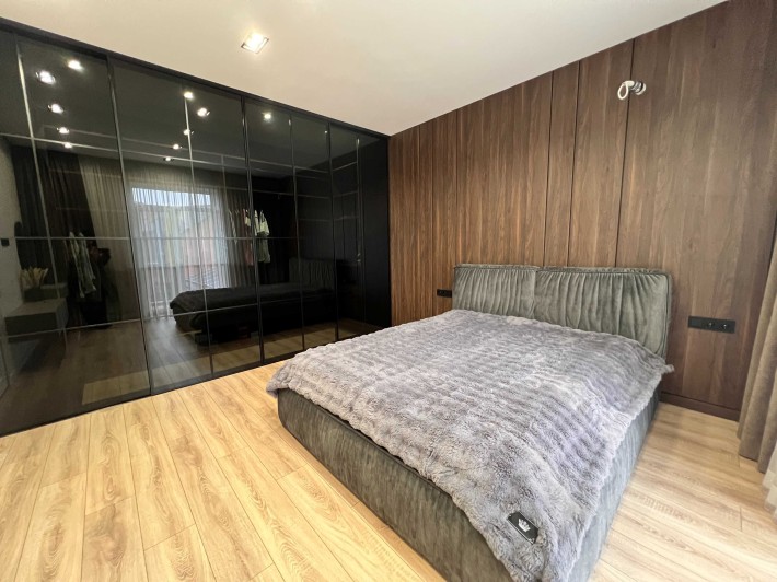 Продам двоповерховий будинок з ремонтом. Гараж! ГАЗ! Якісний ремонт! - фото 1