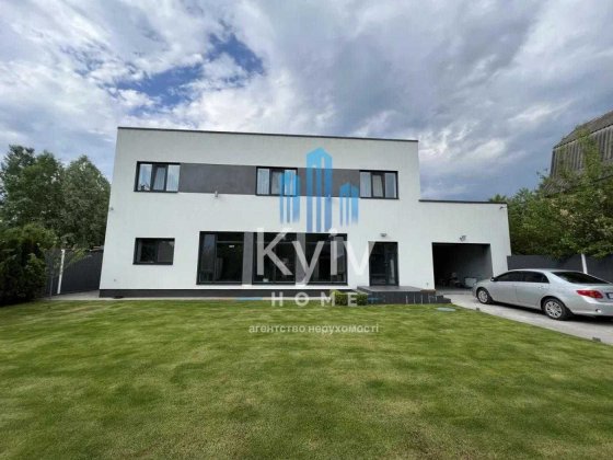 Продаж будинку / Підгірці / 240 м2 / 6 соток / 4 кімнати / генератор Підгірці