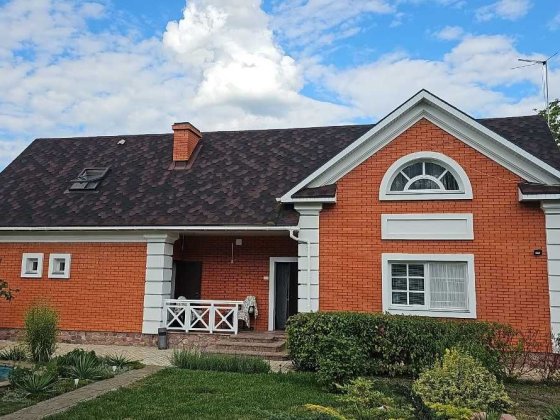 Гарний будинок під лісом. Є ВІДЕООГЛЯД. Березань