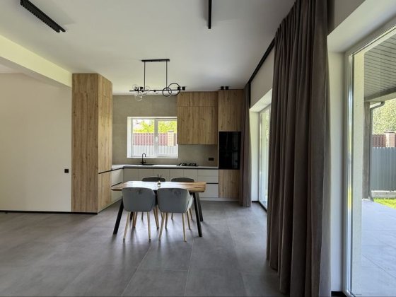 Продаж Сучасного Будинку з Ремонтом в Лісовій Частині с.Стоянка Стоянка