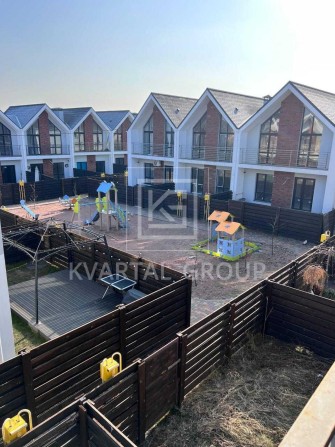 Останній таун в ряду!Центральні комунікації1,10хв до Києва - фото 1