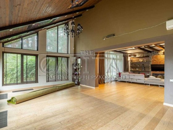 Продаж/ Будинок/ 764 м2/Макарівський район/ Березівка/ вул. Паризька Березовка