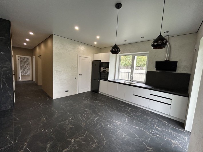 Будинок з новеньким РЕМОНТОМ ! - фото 1