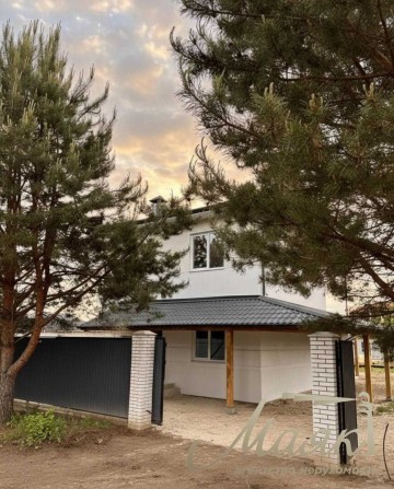 Продаж двоповерхового будинку з терасою в с. Бобриця - фото 1