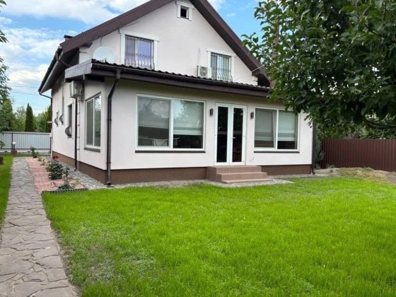 Новеньки домик в Белогородочке близко до всего супер ландшавтик Гнатівка