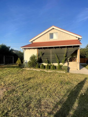 Продаж 2-поверх. будинку з терасою в с. Горбовичі,  озеро Михайлина - фото 1