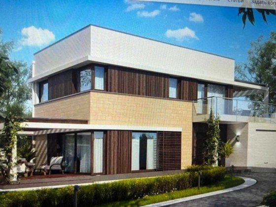 Будинок на великій ділянці у центрі села  з виходом на озеро. Горенка