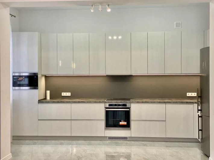 Одноповерховий БУДИНОК на 10 сотках - НОВИЙ ремонт, басейн, сауна! - фото 1