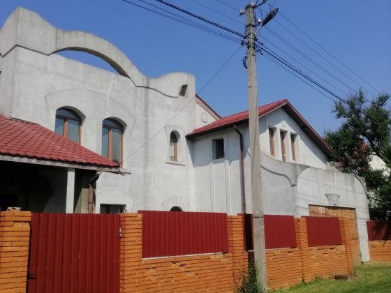 Дом с. Гора, вариант под бизнес (садик, хостел), 90 % готовость Кедина Гора