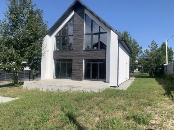 Будинок в котеджному містечку неподалік Києва. Дмитровка