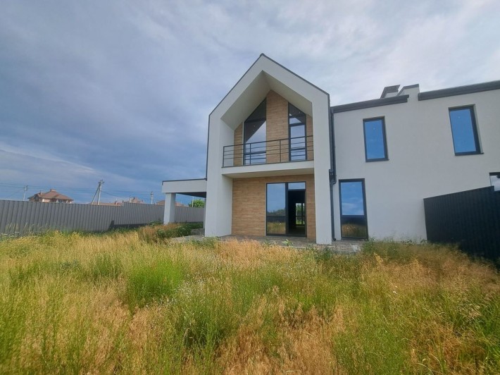 Єоселя, Євідновленн. Дуплекс в передмісті Києва. - фото 1