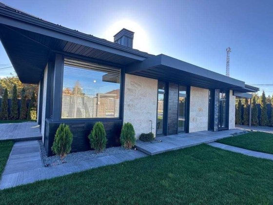 Одноповерховий будинок Іванковичі Іванковичі