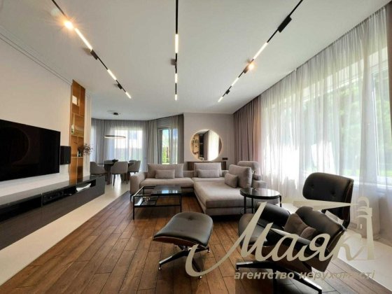 Продаж сучасного будинку з дизайнерським ремонтом в с. Іванковичі Іванковичі