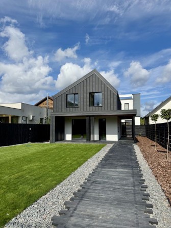 Будинок з Ремонтом на вул. Стрілецька біля Озера. 130 кв.м., 6 Соток - фото 1