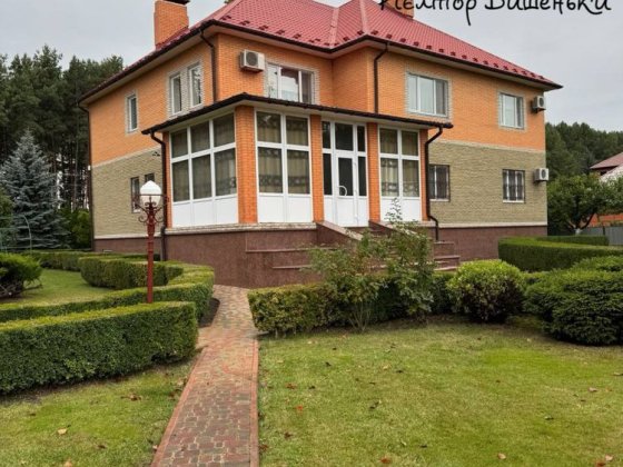Продаж маєтку 720 кв.м . між лісом та водоймо. Кийлів Кийлов