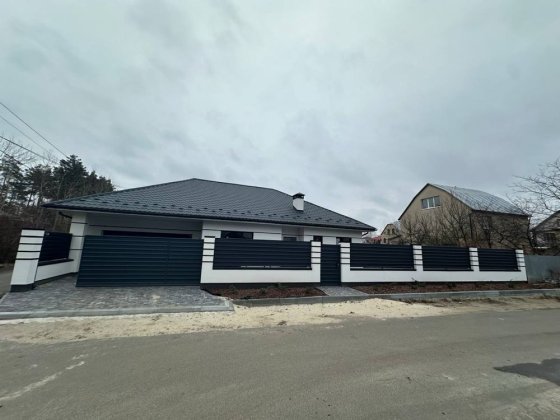 Файний одноповерховий будинок. Гараж.Газ. Одеська траса Іванковичі