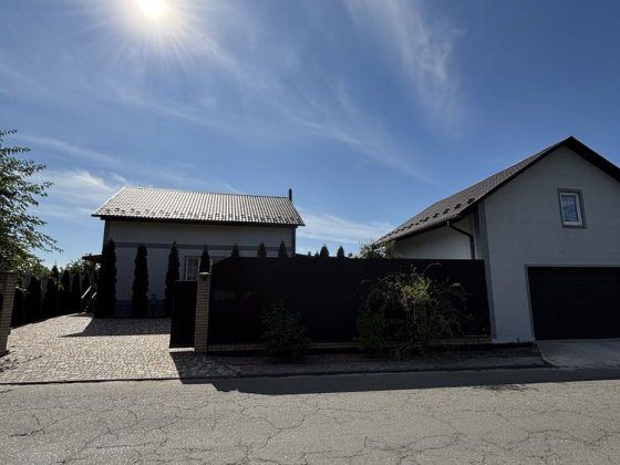 Продаж сучасного будинку з ремонтом і меблями, біля Києва Княжичі