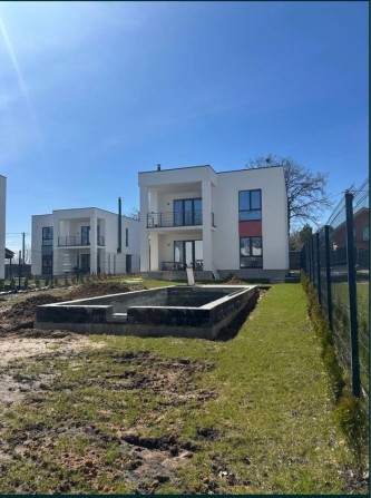 Продаж Будинку з новим ремонтом ! Басейн/ газ/ підвал/ 7 соток - фото 1