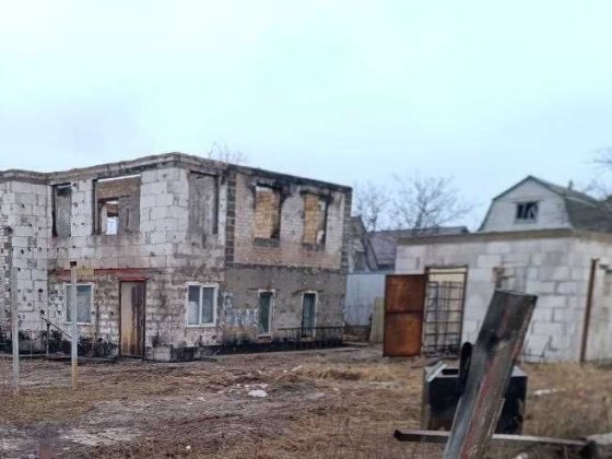 Будинок на березі Київського водосховища Лютіж