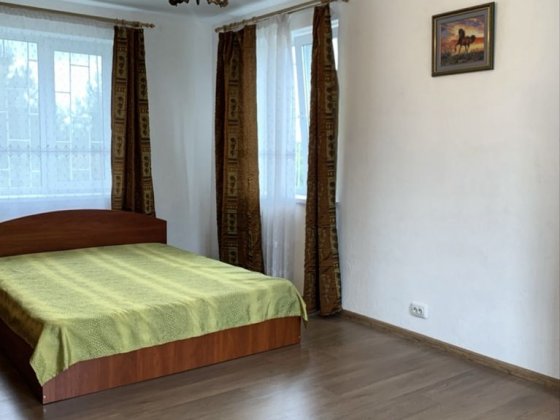 Продається будинок під Києвом!Жилий стан! Малютянка