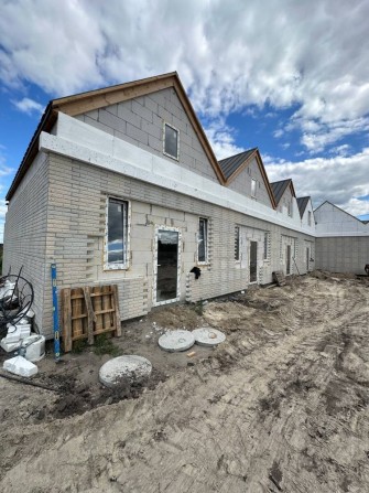 Танухауси в селі Михайлівка-Рубежівка - фото 1