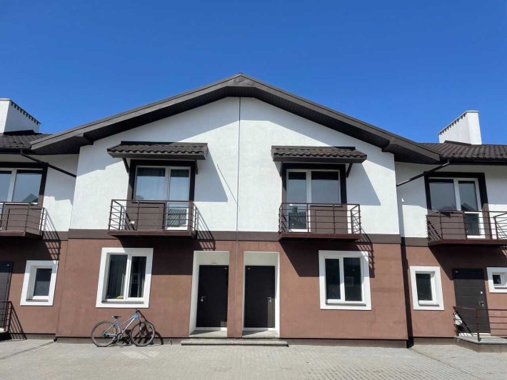 Лишився ОСТАННІЙ таунхаус під Києвом Таун біля лісу - фото 1