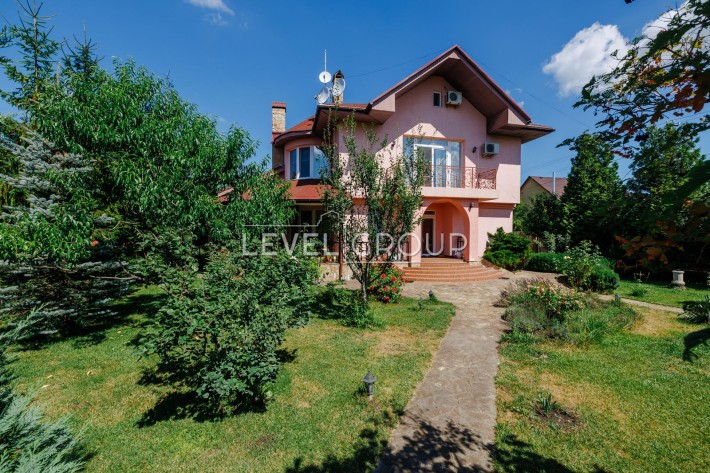 Продаж будинку с. Нові Безрадичі Будинок з ремонтом! + 12 сот. - фото 1