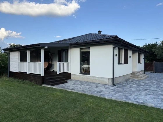 Шикарненький домик всё новенькое чистенькое заходите Нові Безрадичі