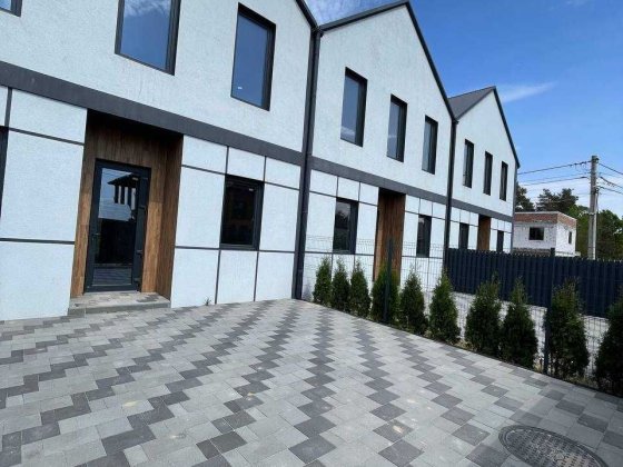 Продаж компактного тауна на 120м.кв Новое