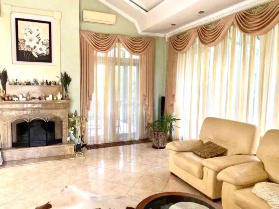 Гарний будинок(375м2) + 12сот./Нові Безрадичі/Обухів/ Нові Безрадичі