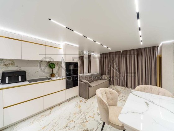 Продаж будинку с новим дизайнерським ремонтом Нові Безрадичі 180 м2 Нові Безрадичі