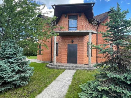 Продам 2 єт. кирпичній дом 160 кв.м. в с.Осещина,КГ Межречье Осещина