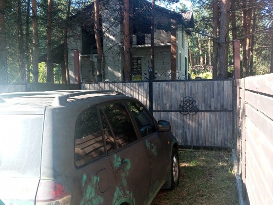 Недобудований будинок на ділянкі з лісом та озером в КМ "Swisstown" Осыково