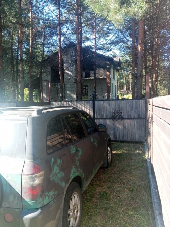 Недобудований будинок на ділянкі з лісом та озером в КМ "Swisstown" - фото 1