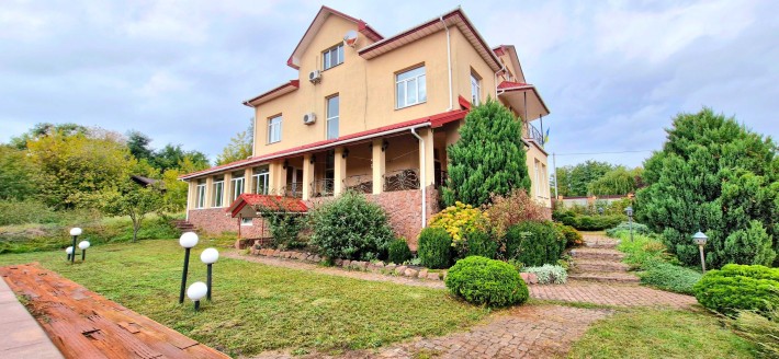 Продаж розкішного будинку біля озера в с.Петрушки, Київська область - фото 1