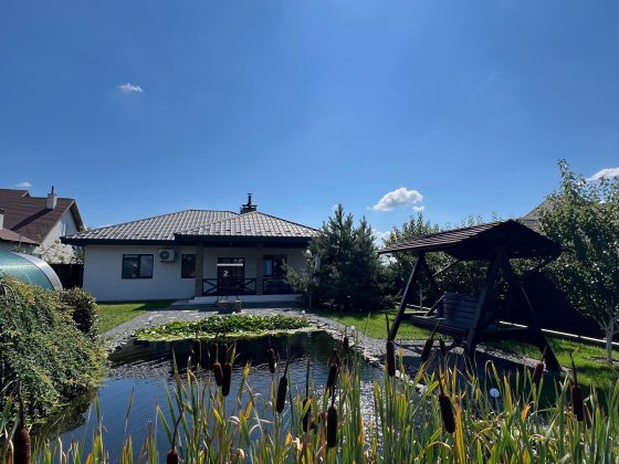 Продається будинок з ремонтом в селищі Петрушки Петрушки