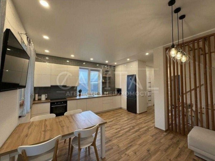 Продаж  сучасного стильного будинку з ремонтом у КМ “Вишневий Хуторок” - фото 1